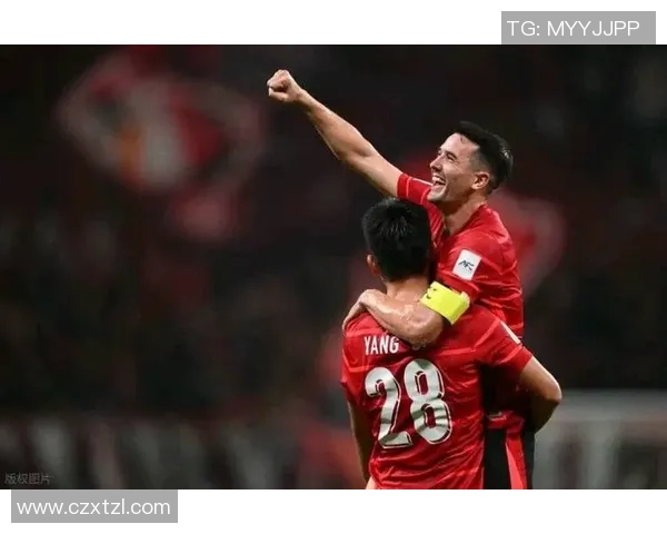 天选球星足球荣耀之路：激燃赛场中的英雄梦与冠军之争